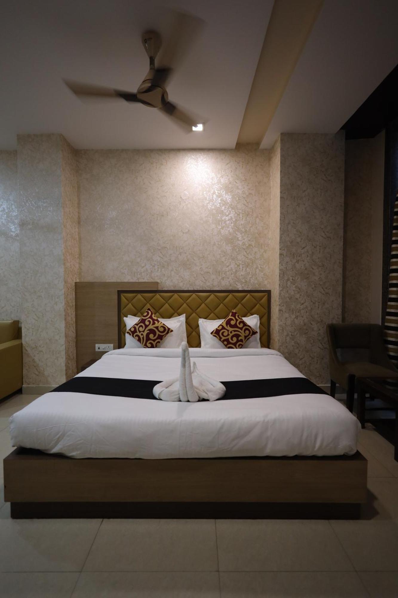 Hotel Bhagyaraj Palace A Luxury Hotel Keshavpuram Kanpur Ngoại thất bức ảnh