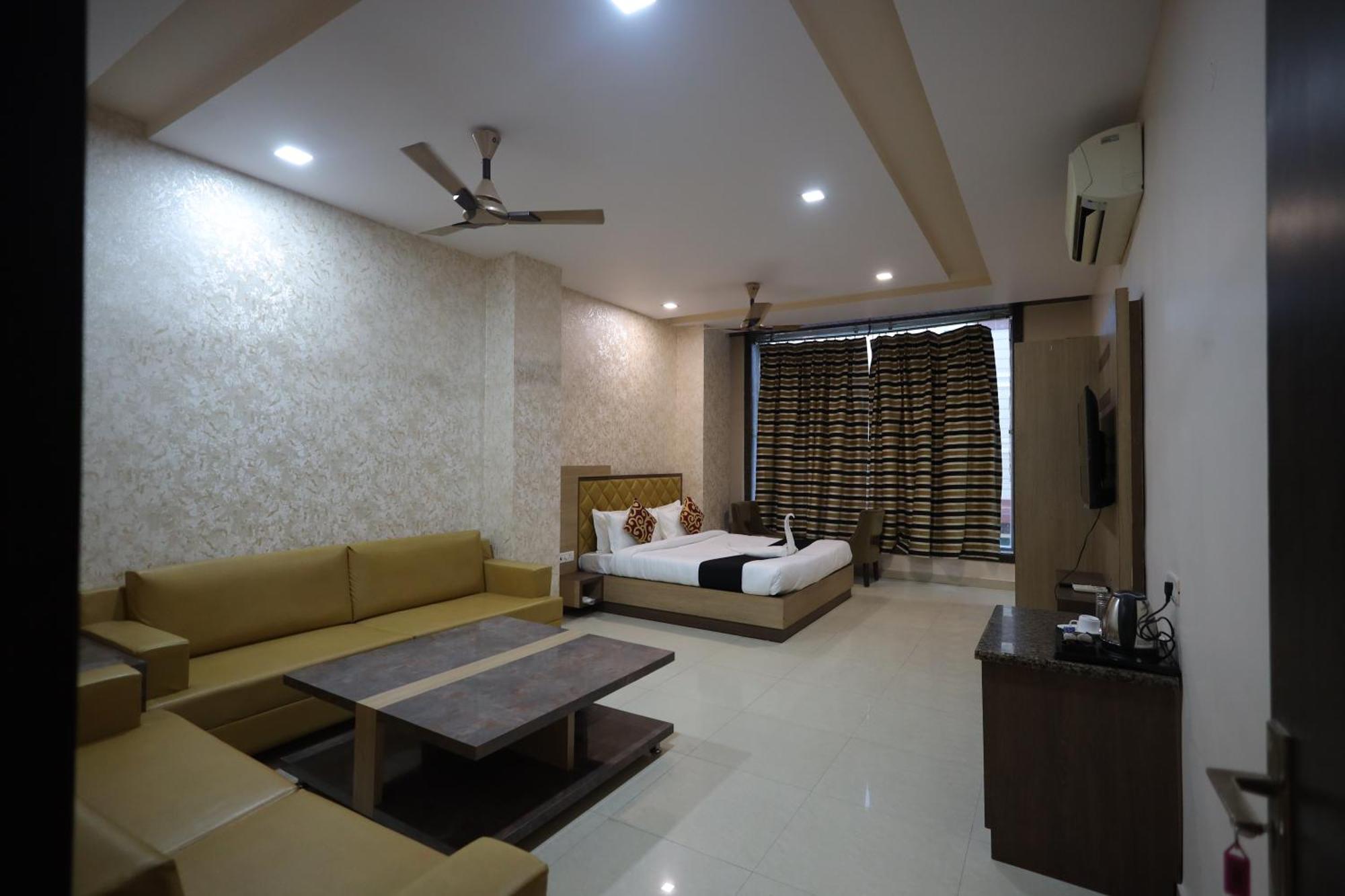 Hotel Bhagyaraj Palace A Luxury Hotel Keshavpuram Kanpur Ngoại thất bức ảnh