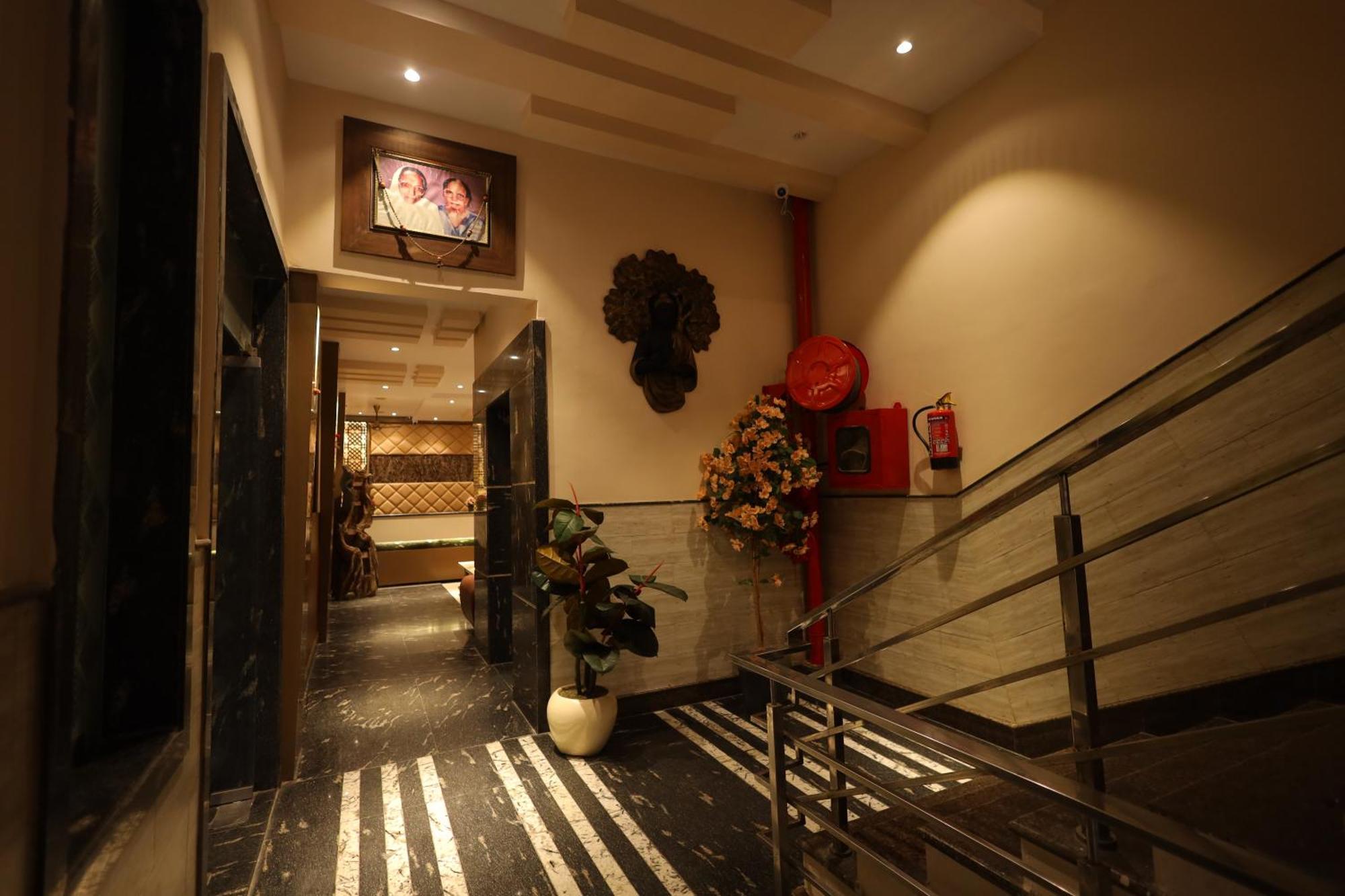 Hotel Bhagyaraj Palace A Luxury Hotel Keshavpuram Kanpur Ngoại thất bức ảnh