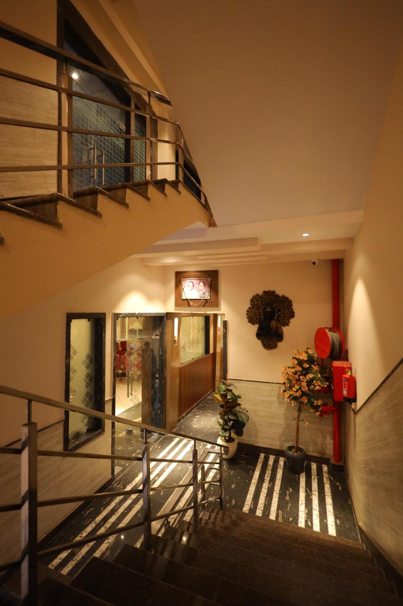 Hotel Bhagyaraj Palace A Luxury Hotel Keshavpuram Kanpur Ngoại thất bức ảnh