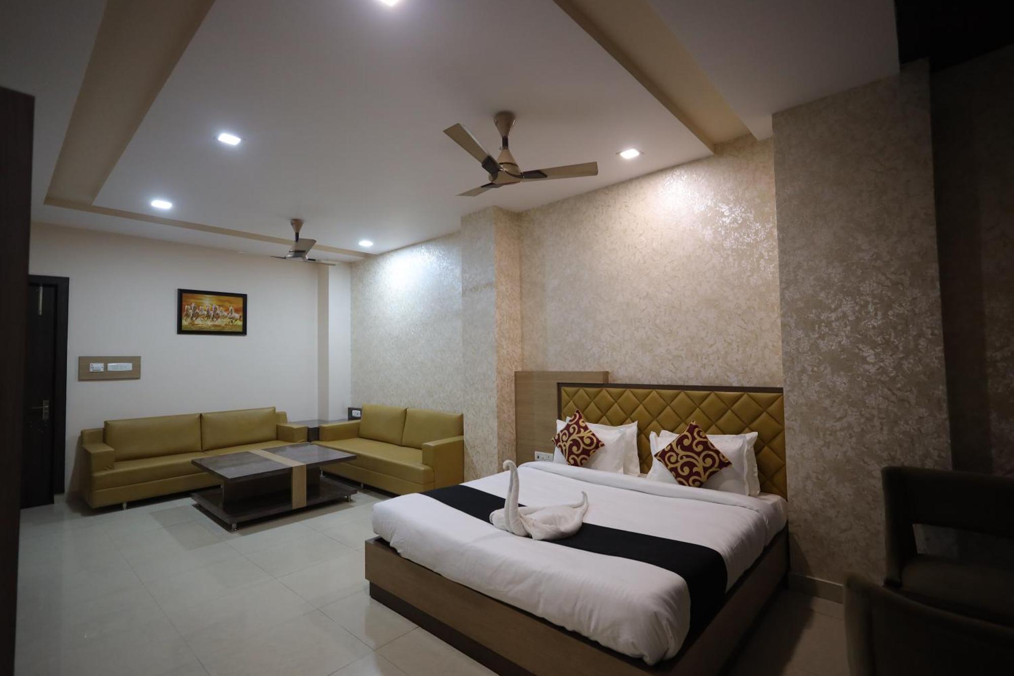 Hotel Bhagyaraj Palace A Luxury Hotel Keshavpuram Kanpur Ngoại thất bức ảnh